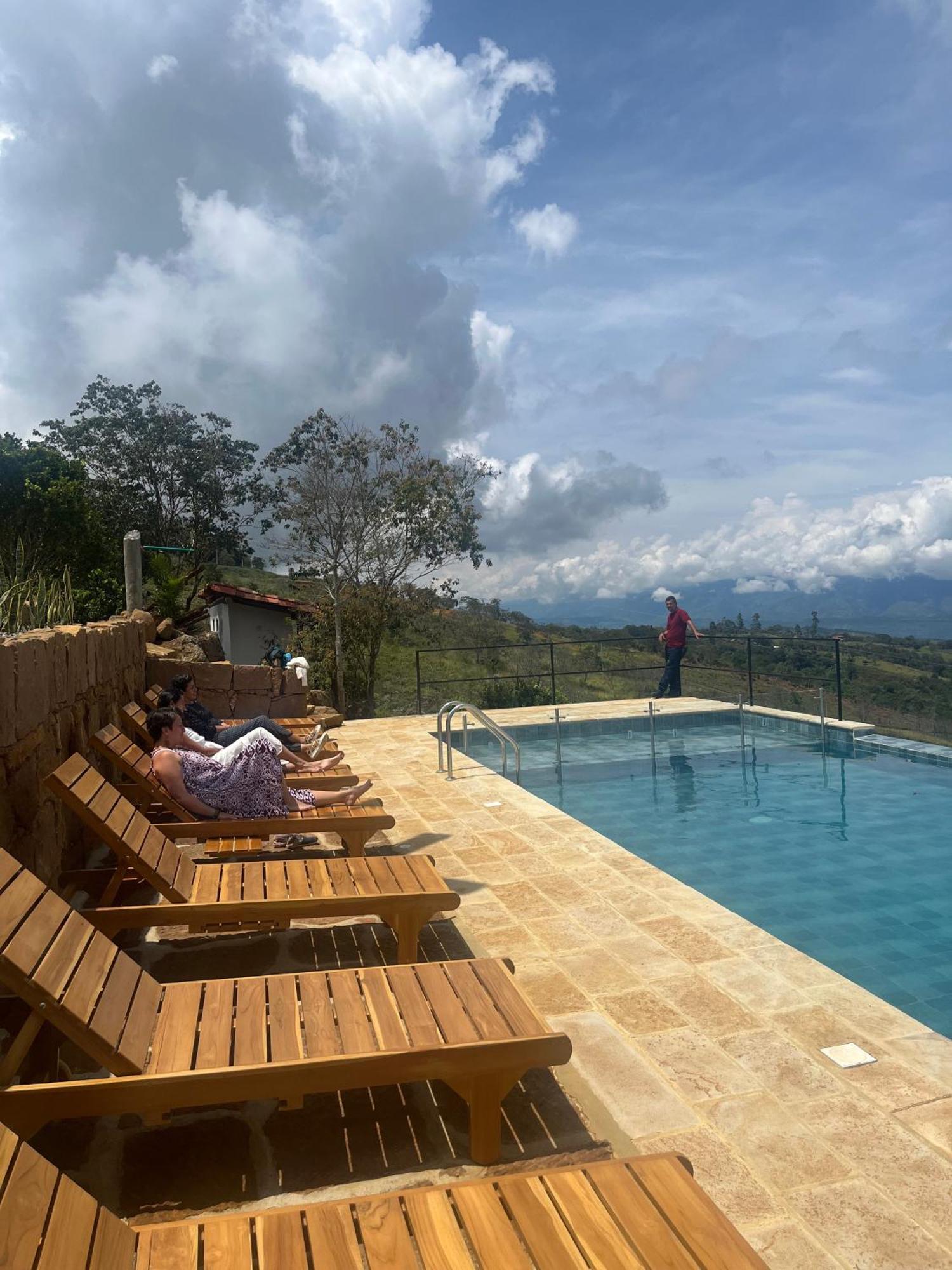 Hotel Carigua บาริชารา ภายนอก รูปภาพ